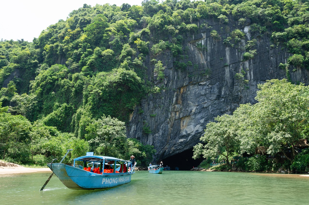 boat, river, motorboat, boat trip, phong nha, phong nha cave, cave entrance, vietnam, wooden boat, boat trip, vietnam, vietnam, vietnam, vietnam, vietnam